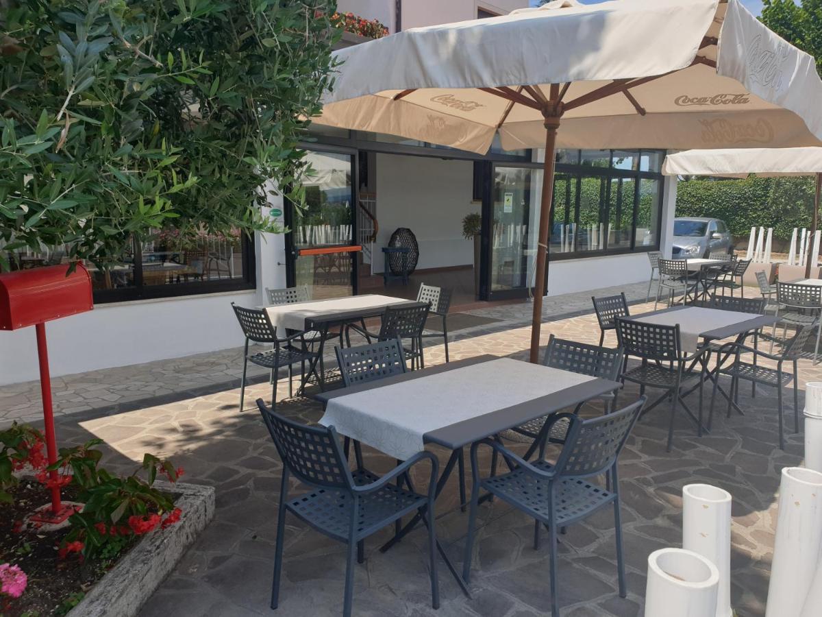 Hotel La Favorita Песк'єра-дель-Гарда Екстер'єр фото