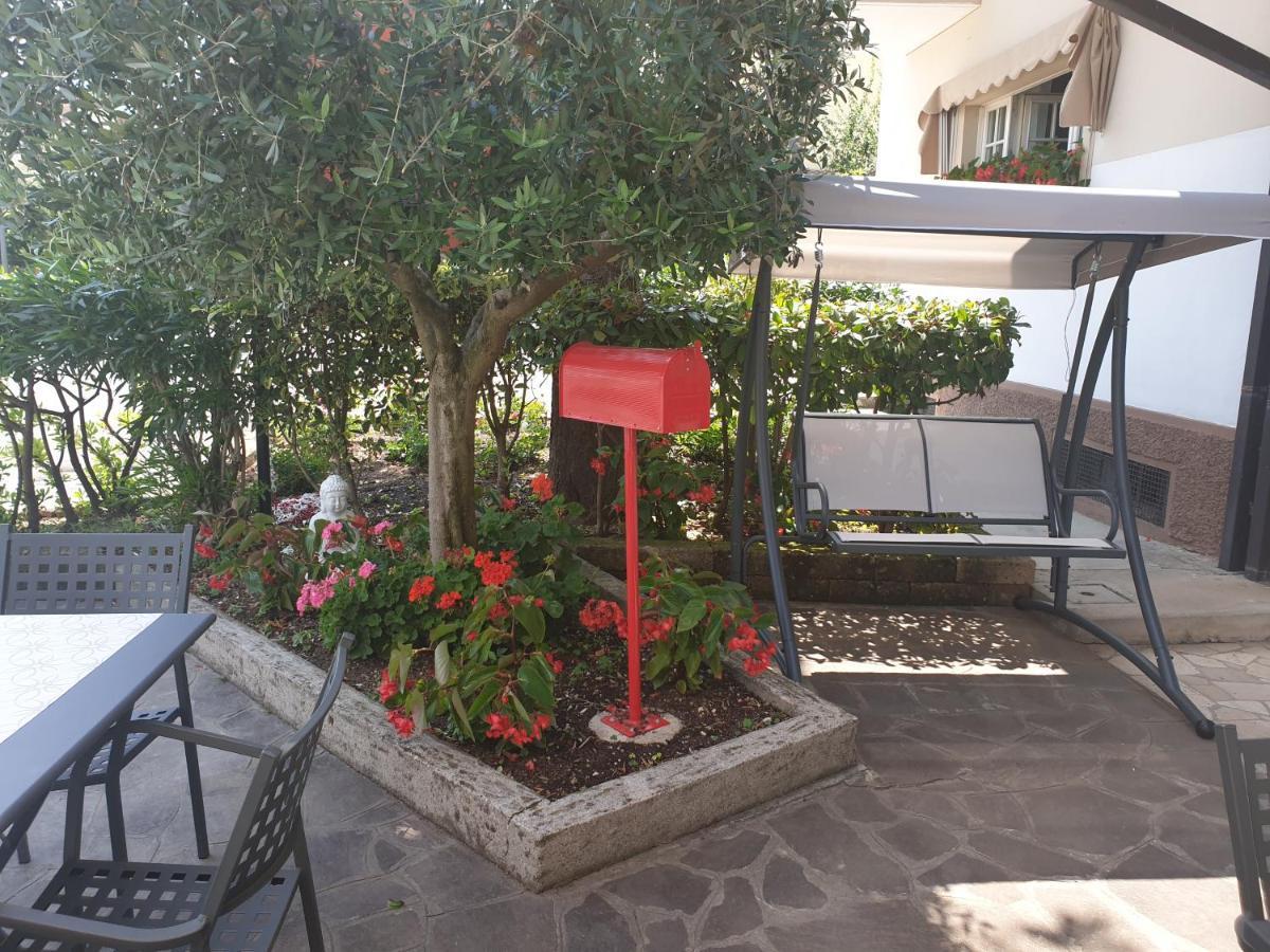 Hotel La Favorita Песк'єра-дель-Гарда Екстер'єр фото