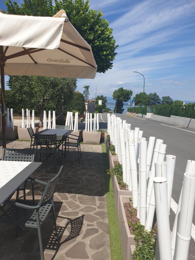 Hotel La Favorita Песк'єра-дель-Гарда Екстер'єр фото