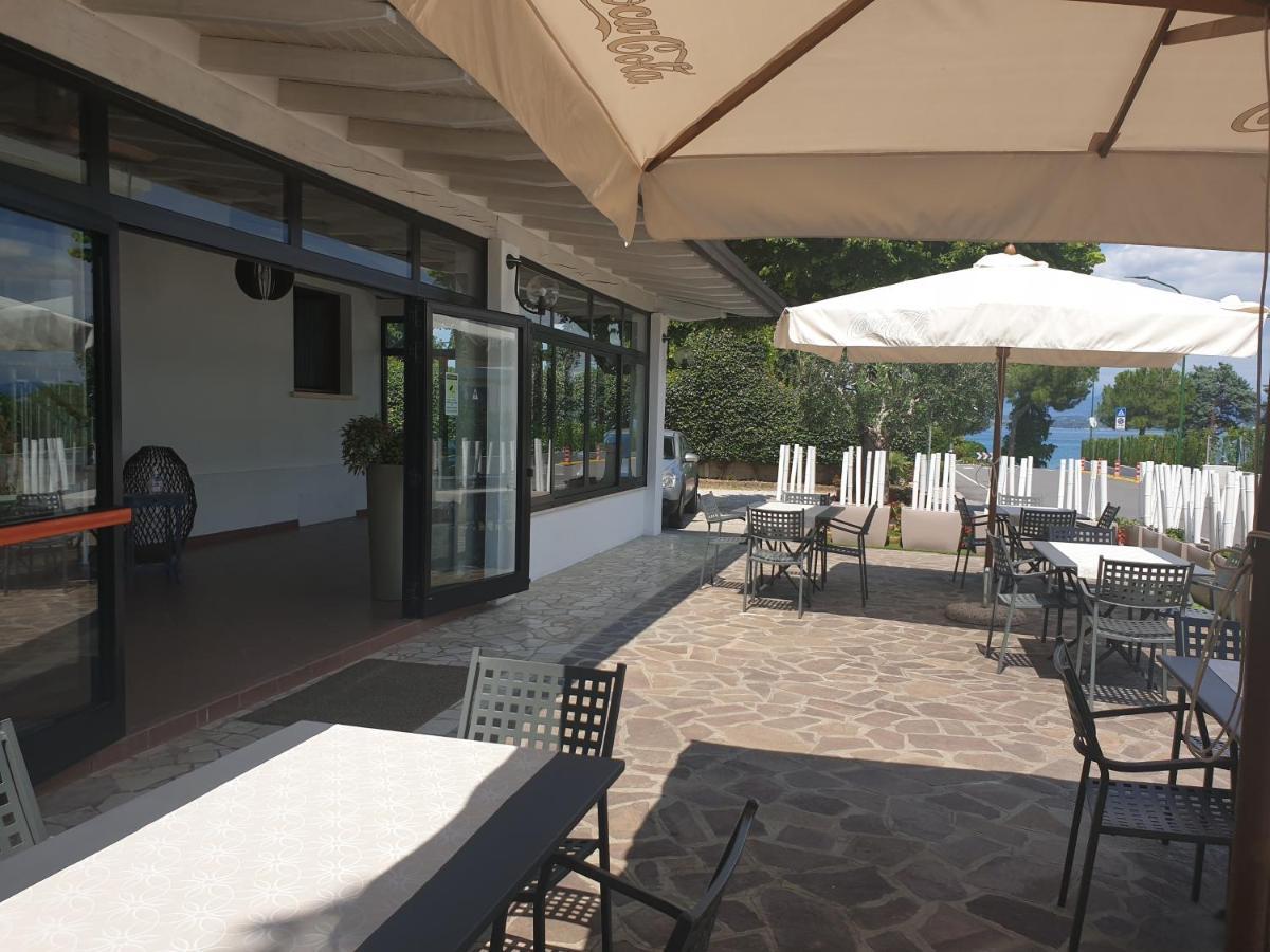 Hotel La Favorita Песк'єра-дель-Гарда Екстер'єр фото