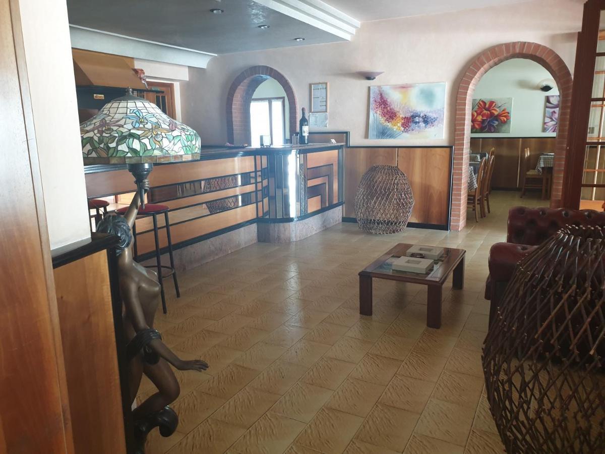 Hotel La Favorita Песк'єра-дель-Гарда Екстер'єр фото