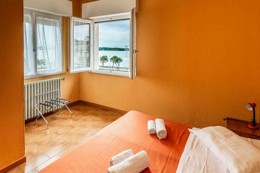 Hotel La Favorita Песк'єра-дель-Гарда Екстер'єр фото