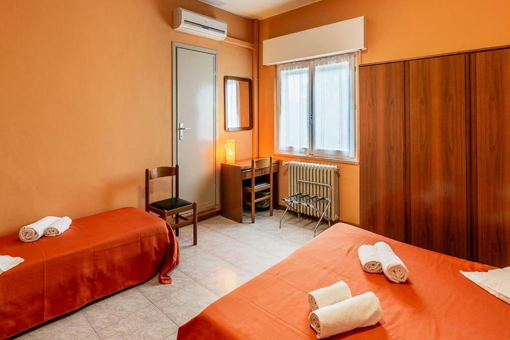 Hotel La Favorita Песк'єра-дель-Гарда Екстер'єр фото